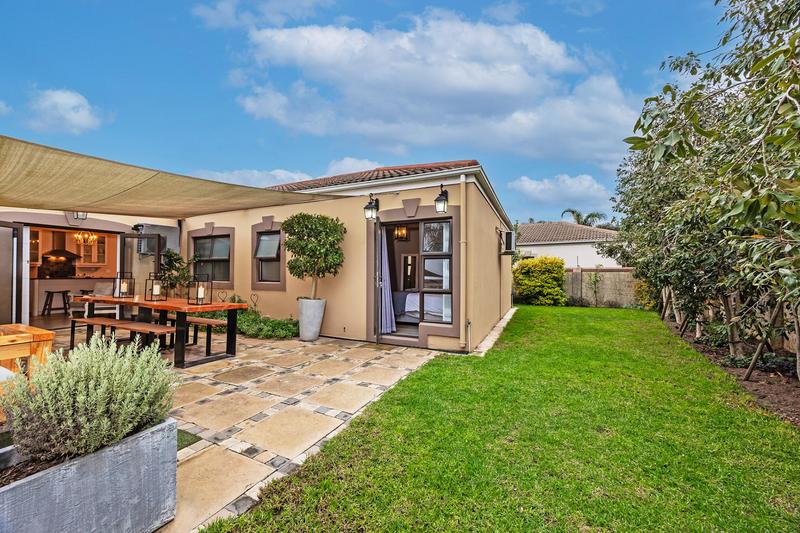 3 Bedroom Property for Sale in Uitzicht Western Cape